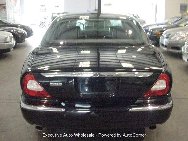 2005 JAGUAR XJ8 ESi