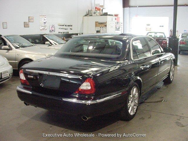 2005 JAGUAR XJ8 ESi