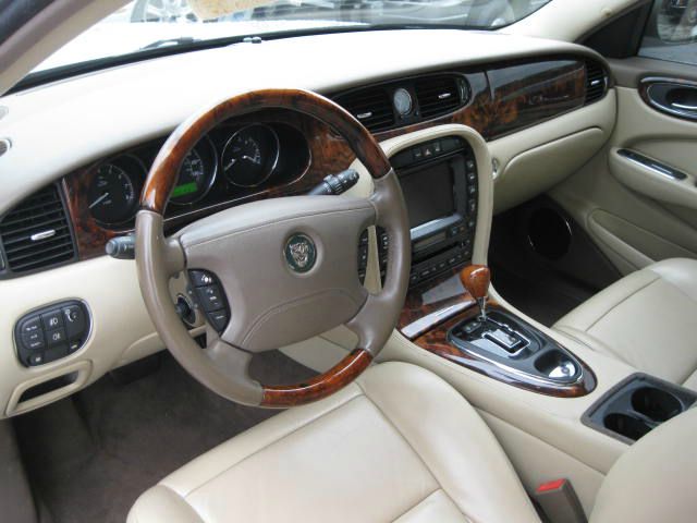 2005 JAGUAR XJ8 Sport Alloys Sunroof