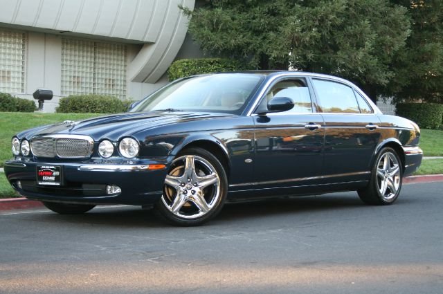 2006 JAGUAR XJ8 SUV