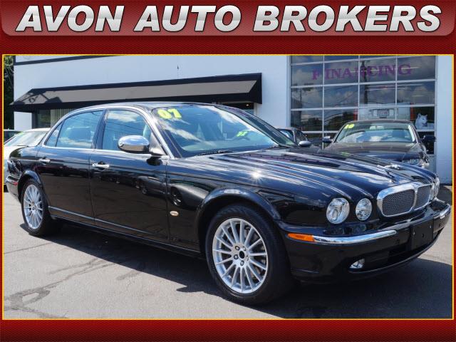 2007 JAGUAR XJ8 SUV