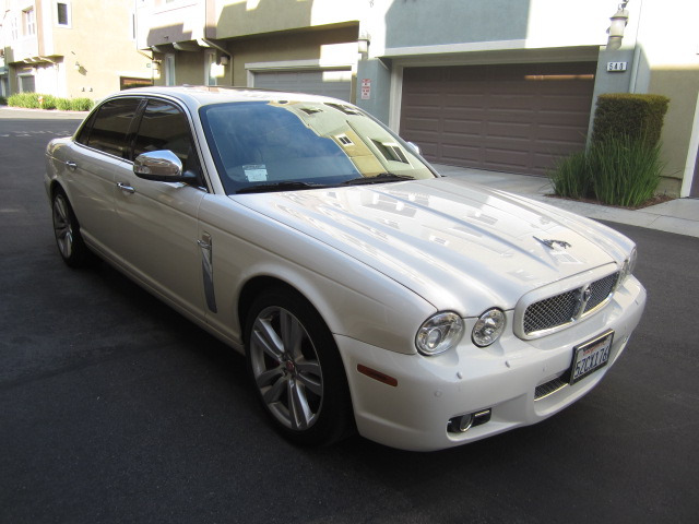 2008 JAGUAR XJ8 SUV