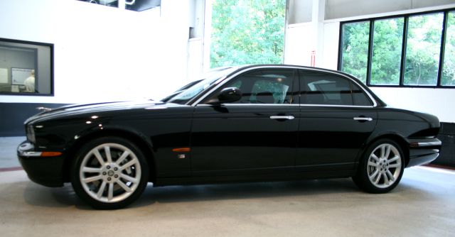 2004 JAGUAR XJR 2.2L Manual