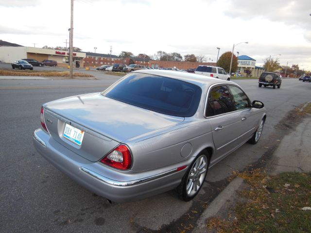2005 JAGUAR XJR SE 5-door