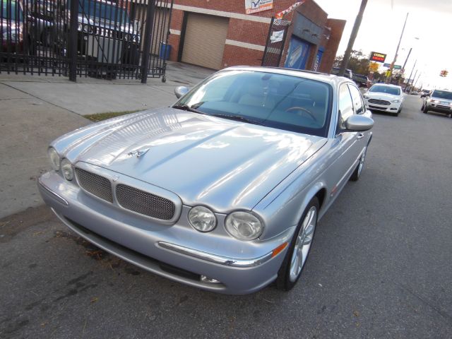 2005 JAGUAR XJR SE 5-door