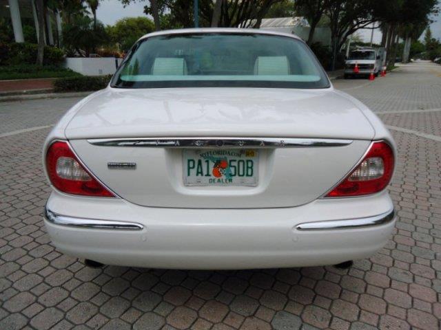 2005 JAGUAR XJ Series E300td