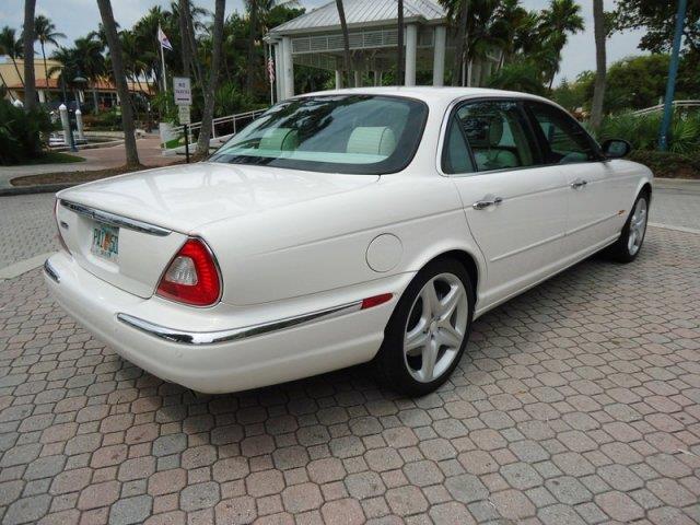 2005 JAGUAR XJ Series E300td