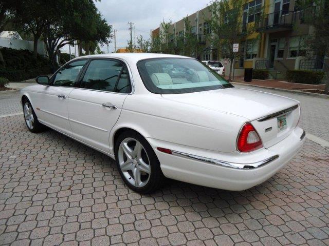 2005 JAGUAR XJ Series E300td