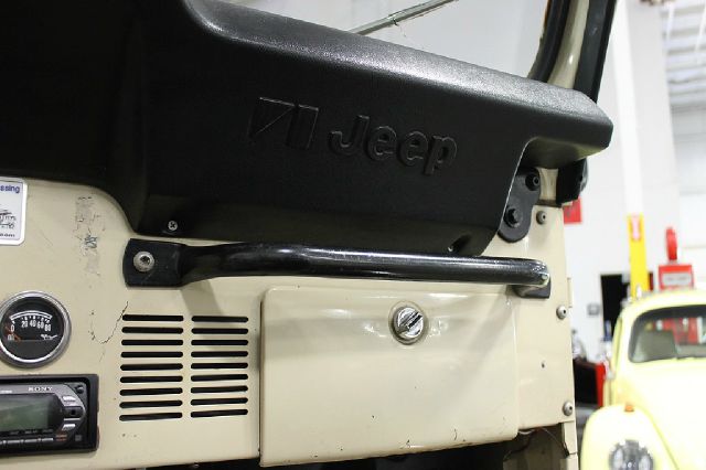 1984 Jeep CJ7 GT WITH Leather And Sunroof