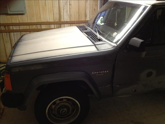 1990 Jeep Cherokee SLT 25