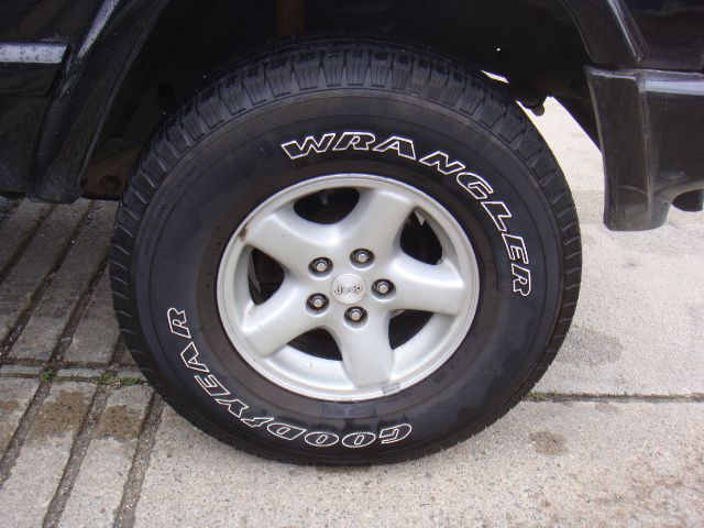 1999 Jeep Cherokee Base GLS LX