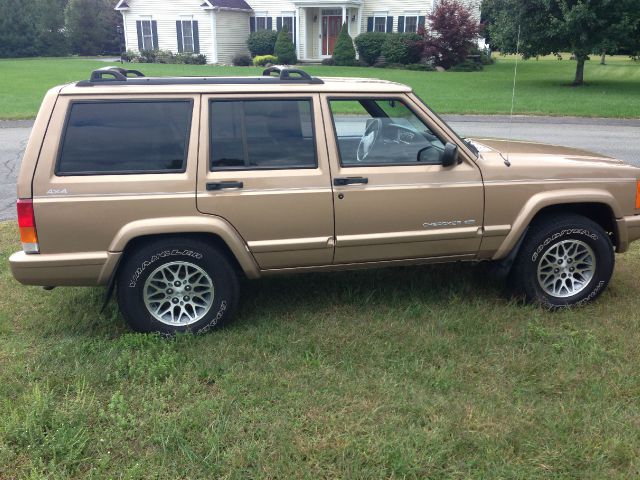 1999 Jeep Cherokee SLT 25