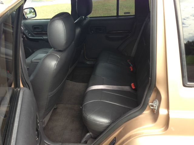 1999 Jeep Cherokee SLT 25