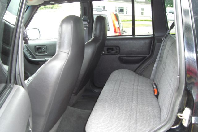 1999 Jeep Cherokee Base GLS LX