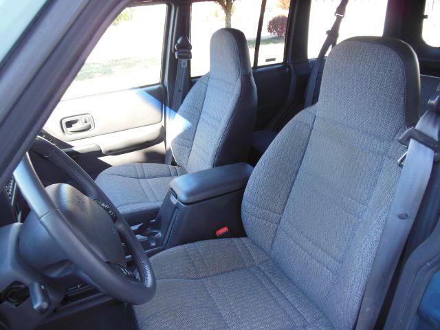 1999 Jeep Cherokee Base GLS LX