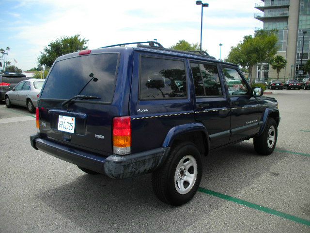 2000 Jeep Cherokee Base GLS LX