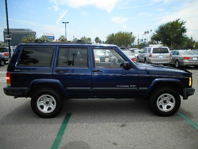 2000 Jeep Cherokee Base GLS LX