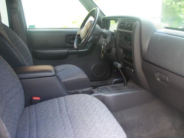 2000 Jeep Cherokee Base GLS LX