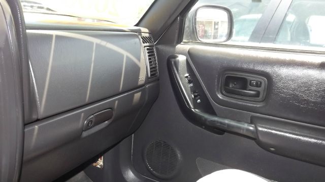 2000 Jeep Cherokee Base GLS LX