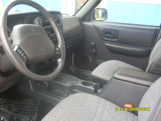 2000 Jeep Cherokee Work - Box Truck