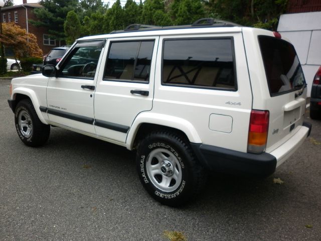 2000 Jeep Cherokee Base GLS LX