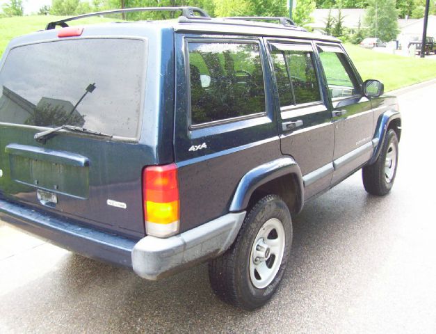 2000 Jeep Cherokee Base GLS LX