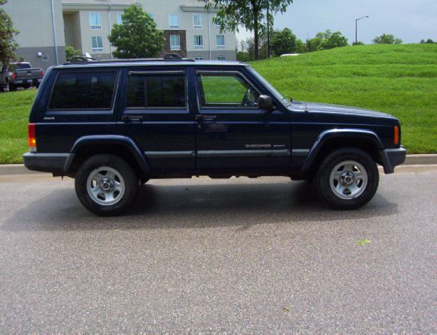 2000 Jeep Cherokee Base GLS LX