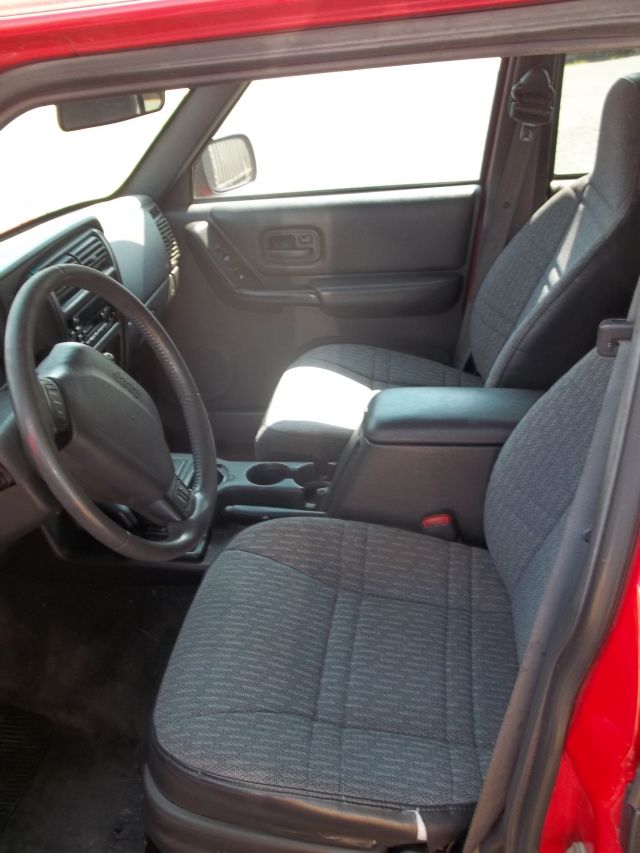 2000 Jeep Cherokee Base GLS LX