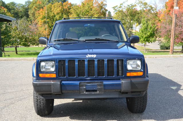 2000 Jeep Cherokee Base GLS LX