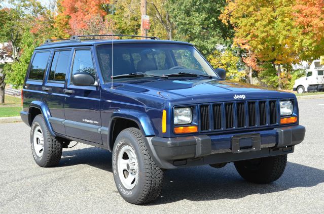 2000 Jeep Cherokee Base GLS LX
