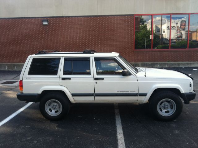 2000 Jeep Cherokee Base GLS LX