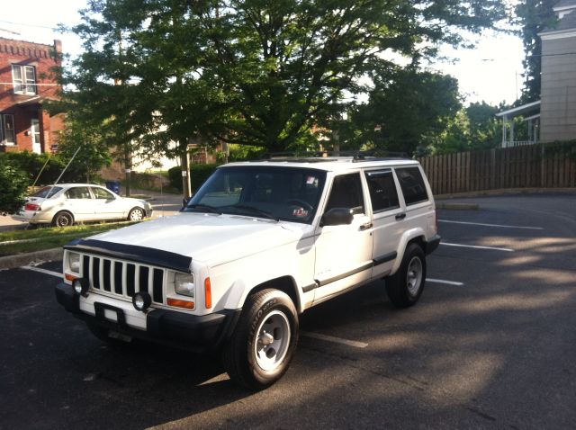 2000 Jeep Cherokee Base GLS LX