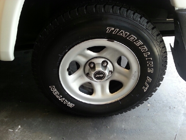 2000 Jeep Cherokee Base GLS LX