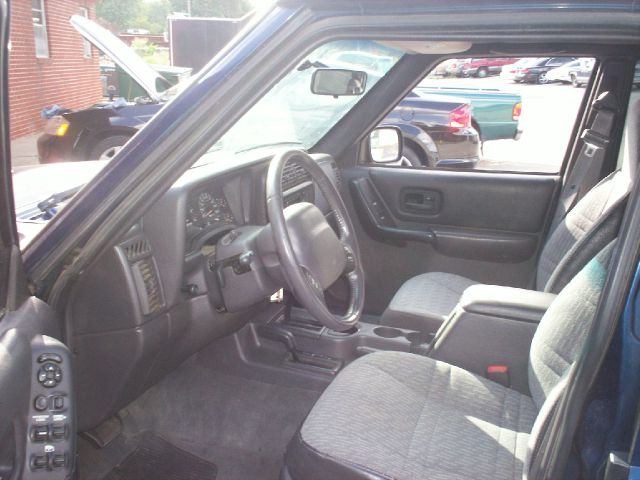 2000 Jeep Cherokee Base GLS LX