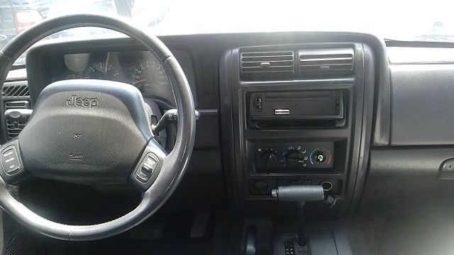 2000 Jeep Cherokee Base GLS LX