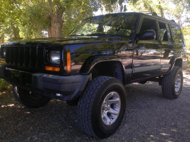 2000 Jeep Cherokee Base GLS LX
