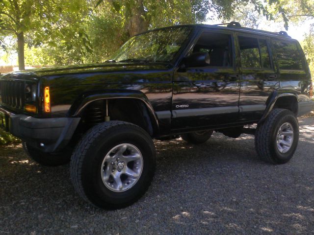 2000 Jeep Cherokee Base GLS LX