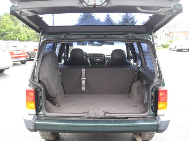 2000 Jeep Cherokee Base GLS LX