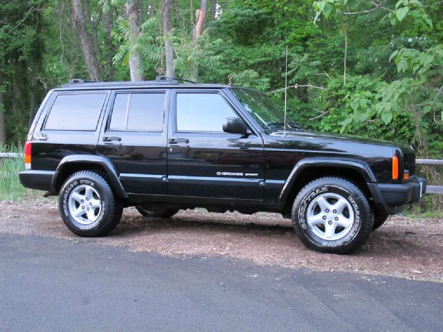 2000 Jeep Cherokee Base GLS LX