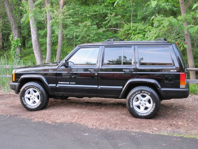 2000 Jeep Cherokee Base GLS LX
