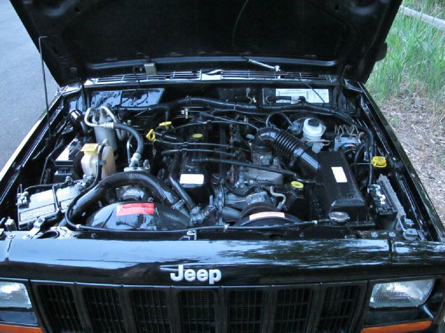 2000 Jeep Cherokee Base GLS LX