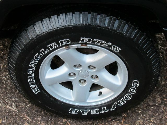 2000 Jeep Cherokee Base GLS LX