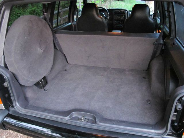 2000 Jeep Cherokee Base GLS LX