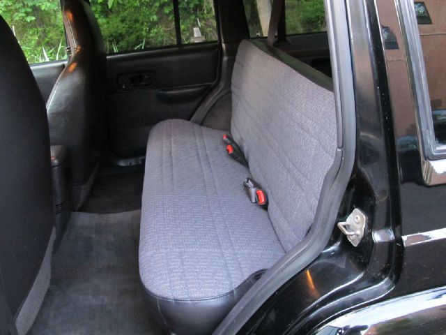 2000 Jeep Cherokee Base GLS LX