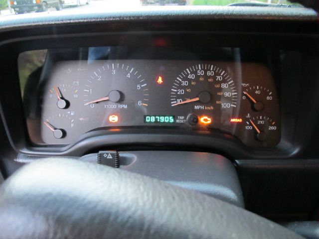 2000 Jeep Cherokee Base GLS LX