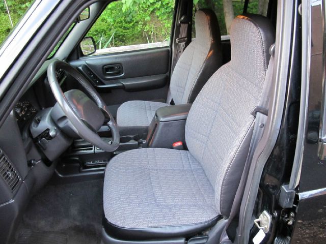 2000 Jeep Cherokee Base GLS LX