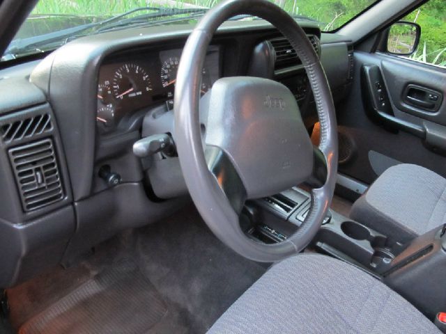 2000 Jeep Cherokee Base GLS LX