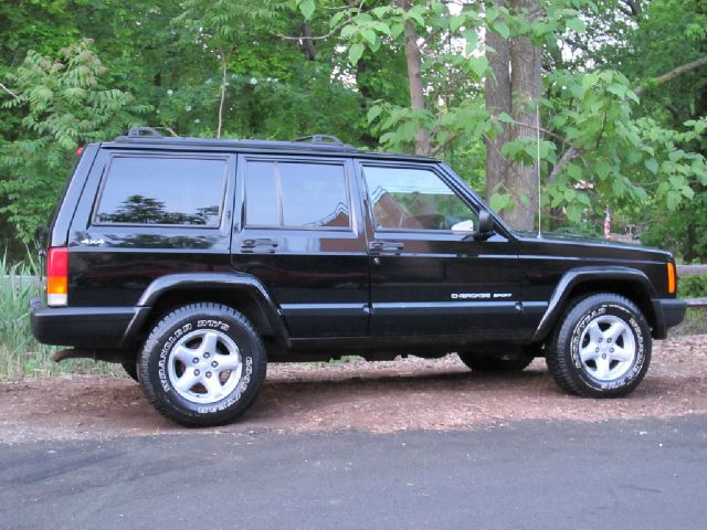 2000 Jeep Cherokee Base GLS LX