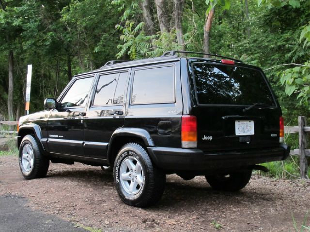 2000 Jeep Cherokee Base GLS LX