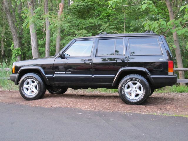 2000 Jeep Cherokee Base GLS LX